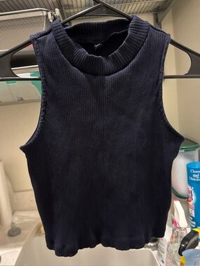 Uniqlo ribbed mock neck sleeveless tank top in navy blue